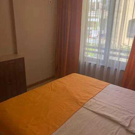 Bright, Central, 1-bed With Pool View Apartment Slantschew brjag