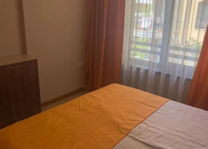 Bright, Central, 1-bed With Pool View Apartment Slantschew brjag