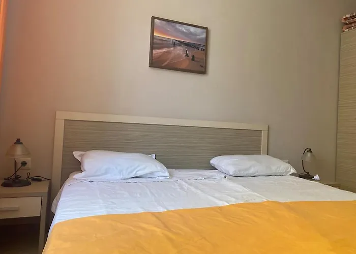 Apartment Bright, Central, 1-bed With Pool View Slantschew brjag