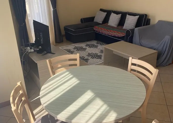 Bright, Central, 1-bed With Pool View Apartment Slantschew brjag