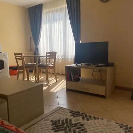 Apartmán Bright, Central, 1-bed With Pool View *